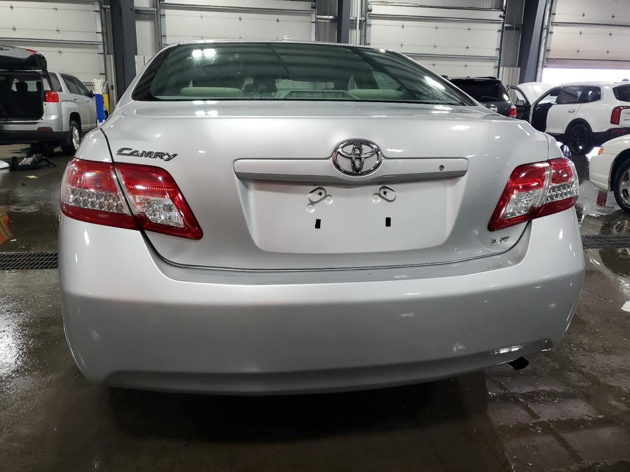 TOYOTA CAMRY BASE