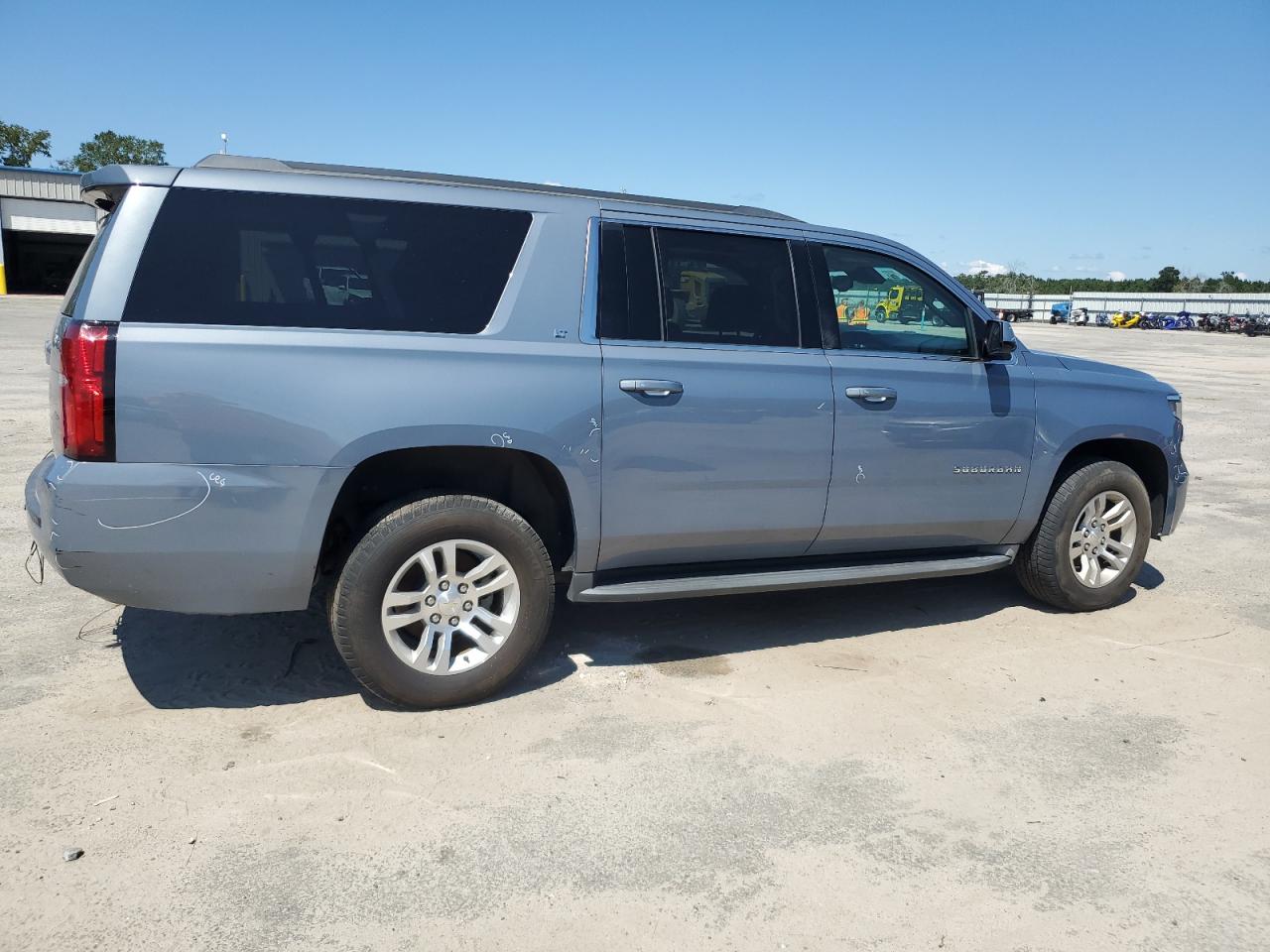 CHEVROLET SUBURBAN C1500 LT