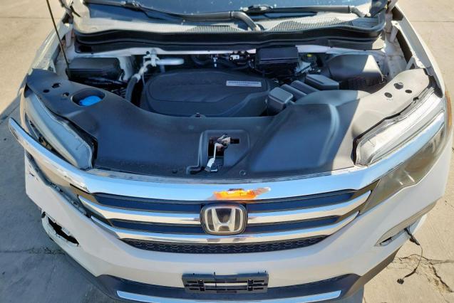 2017 HONDA PILOT TOUR 5FNYF5H93HB014523