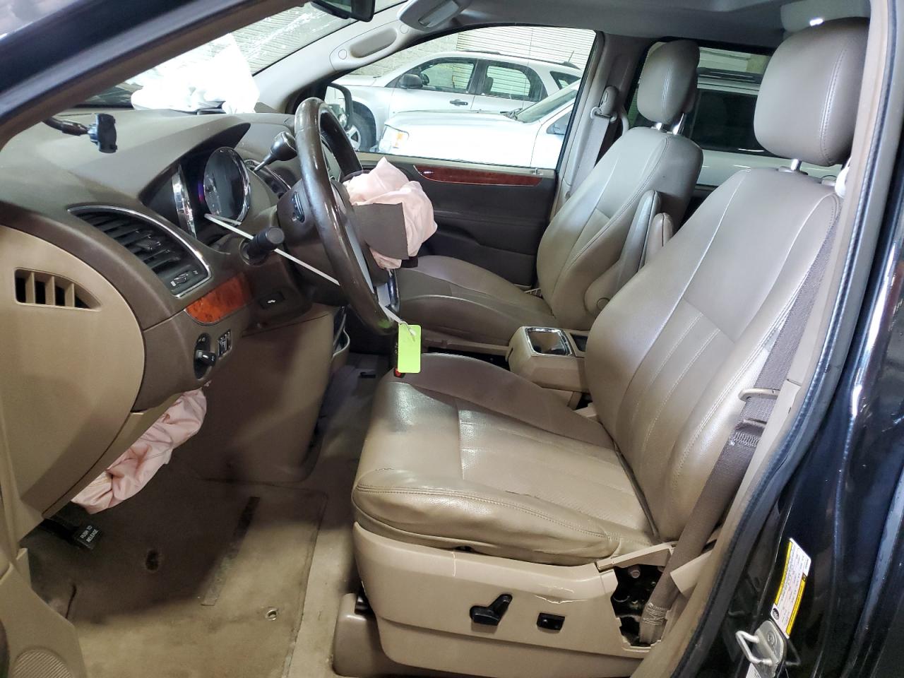 CHRYSLER TOWN & COUNTRY TOURING L