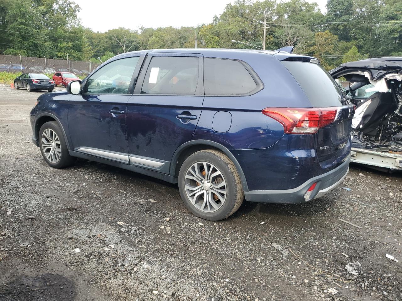 MITSUBISHI OUTLANDER ES