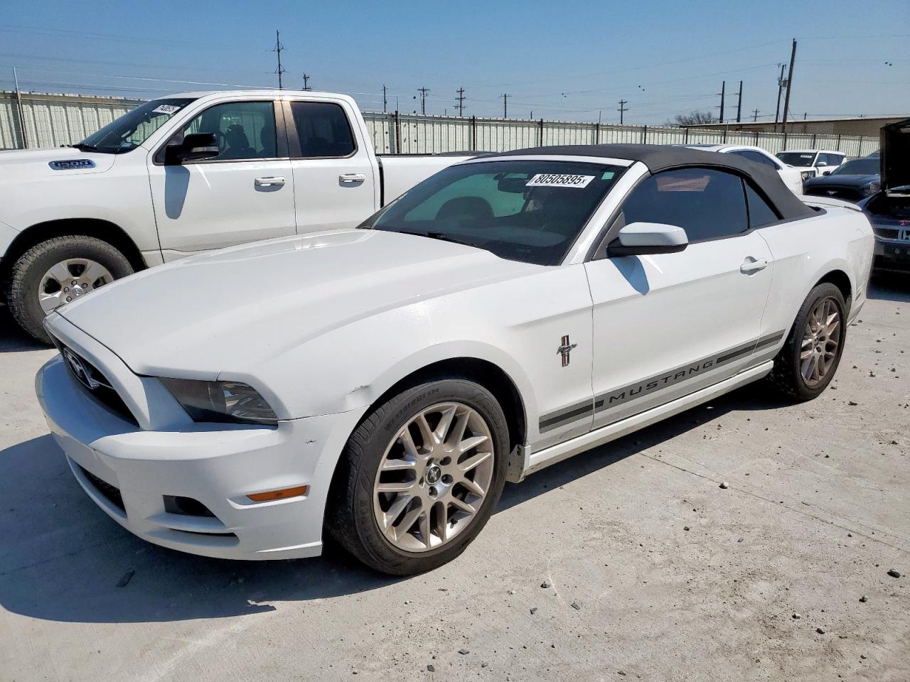  Salvage Ford Mustang