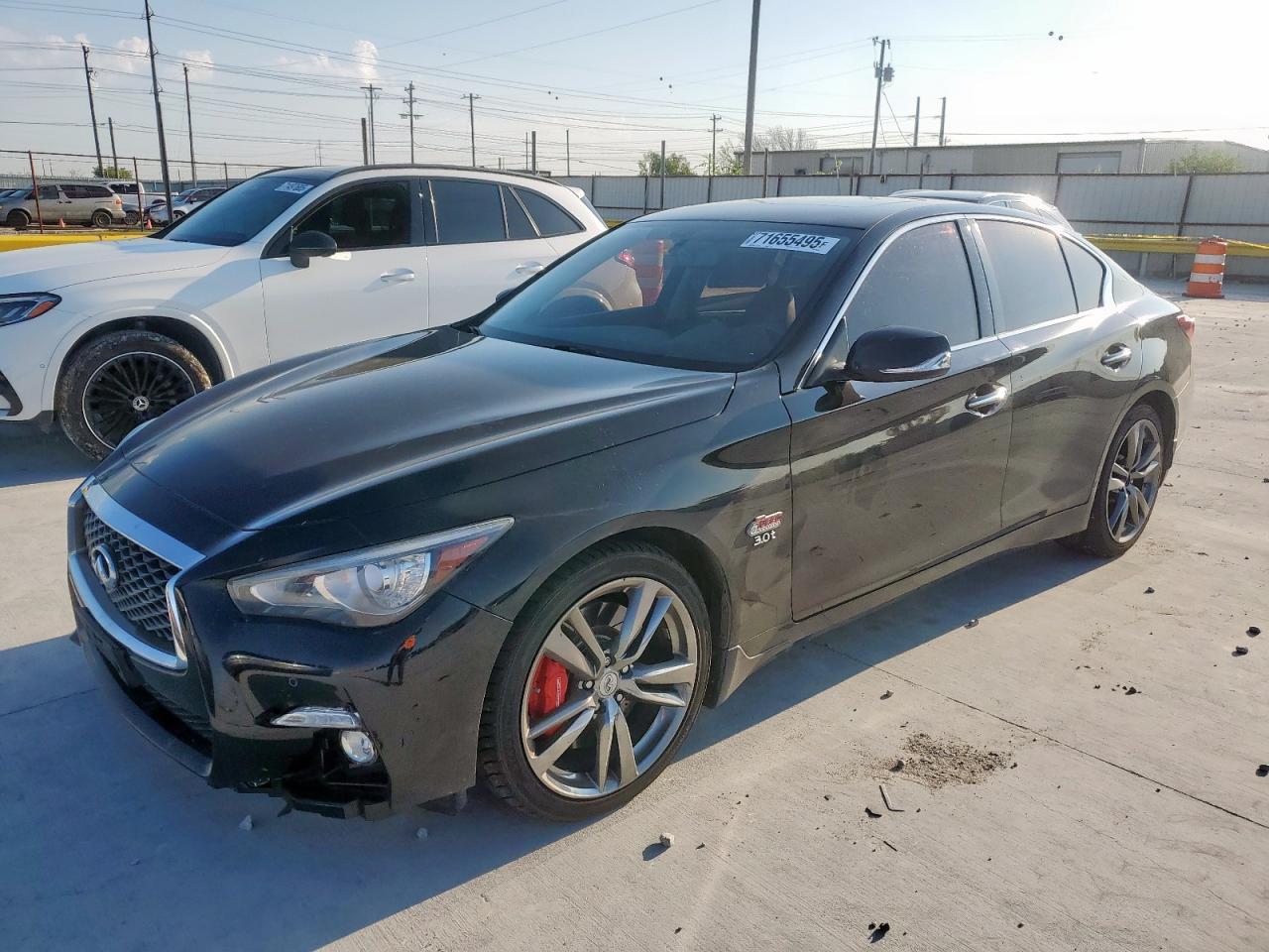 INFINITI Q50 LUXE
