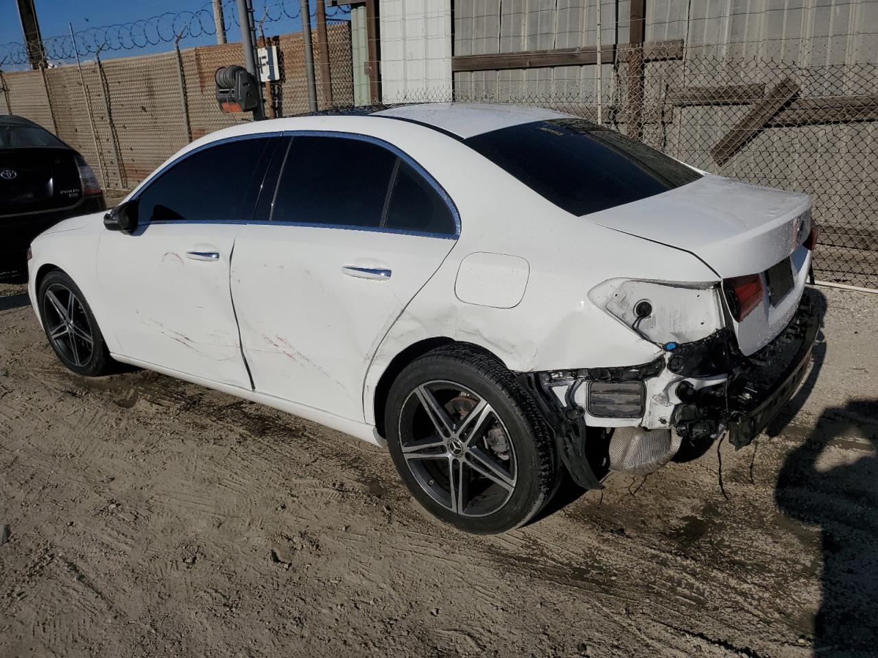 MERCEDES-BENZ A-CLASS 220