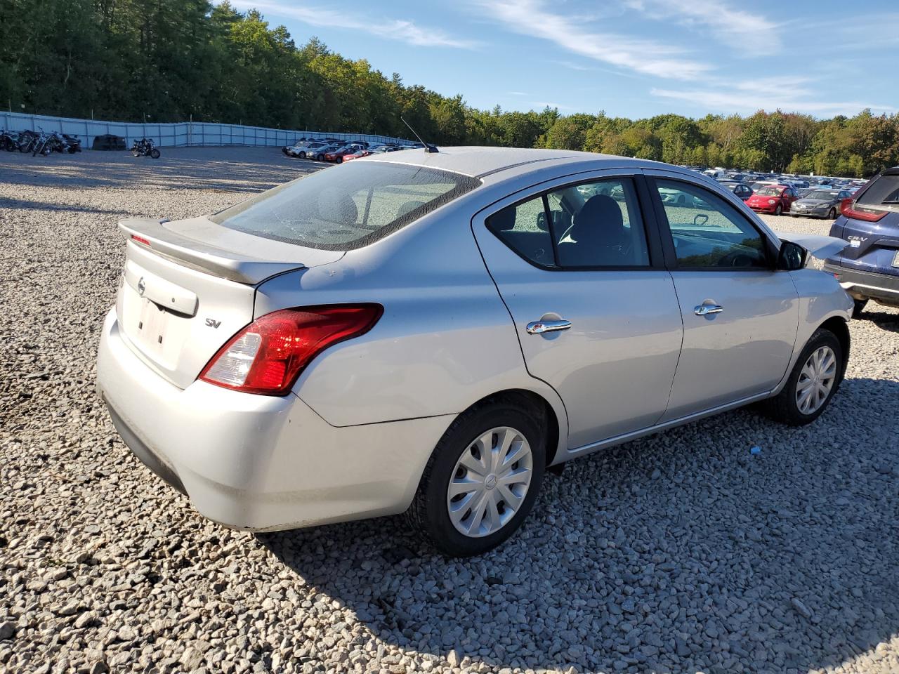 NISSAN VERSA S