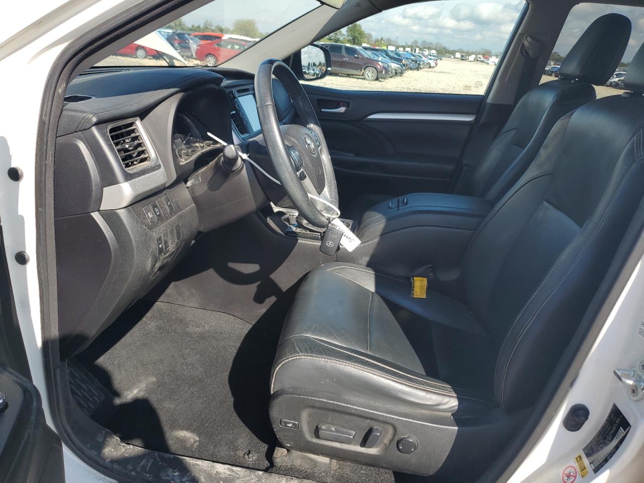 TOYOTA HIGHLANDER SE