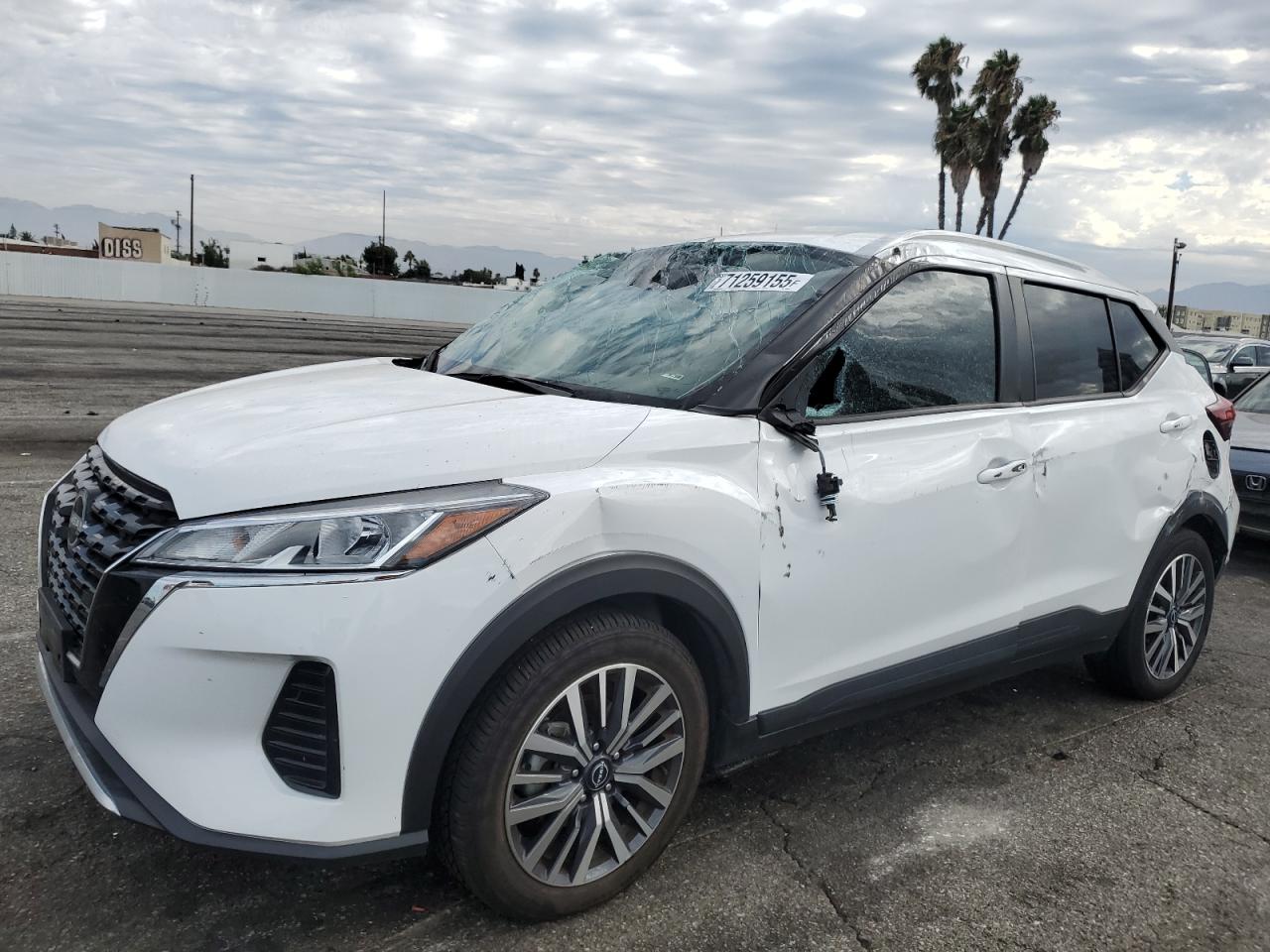 NISSAN KICKS SV