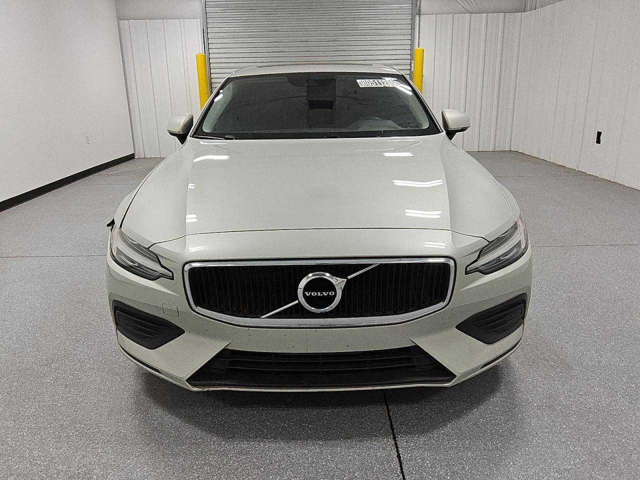 VOLVO S60 T5 MOMENTUM
