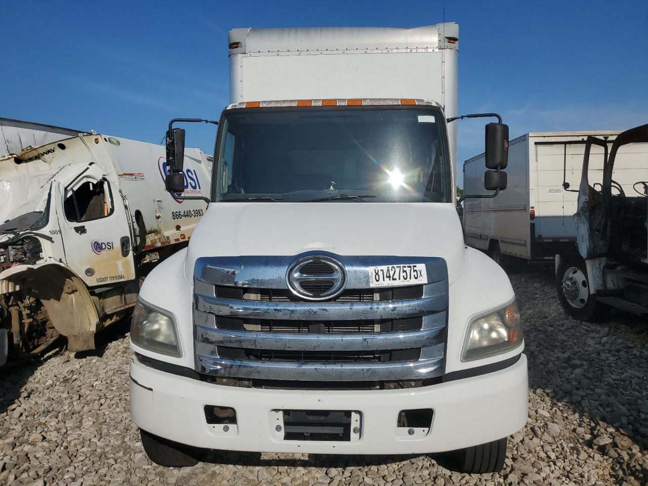 Lot #3254449141 2017 HINO 258/268