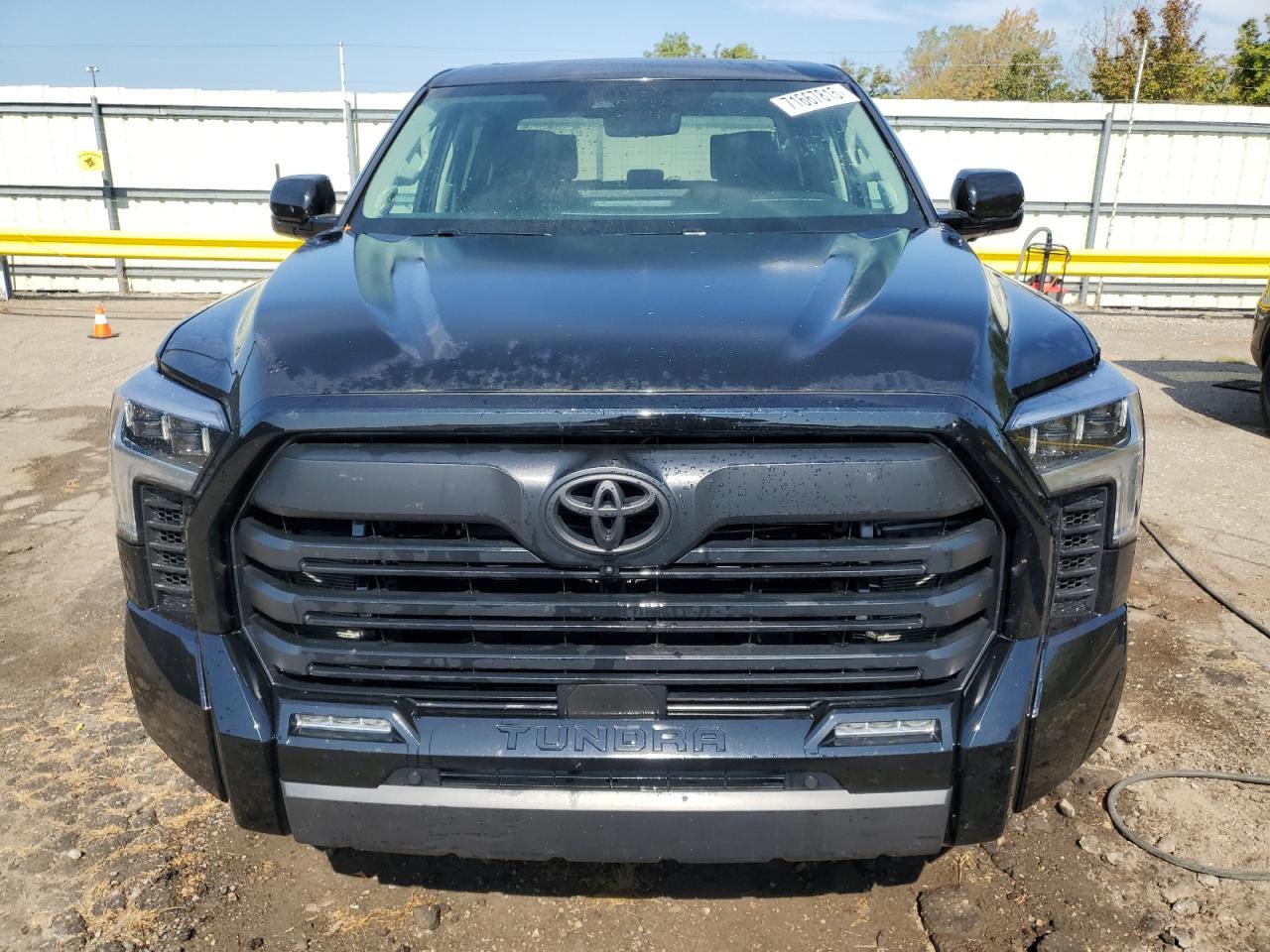 TOYOTA TUNDRA CREWMAX LIMITED