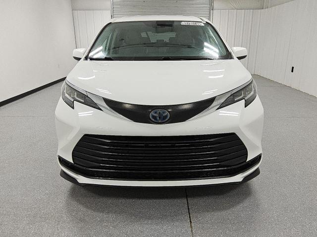 2021 TOYOTA SIENNA LE 5TDKRKEC4MS033065
