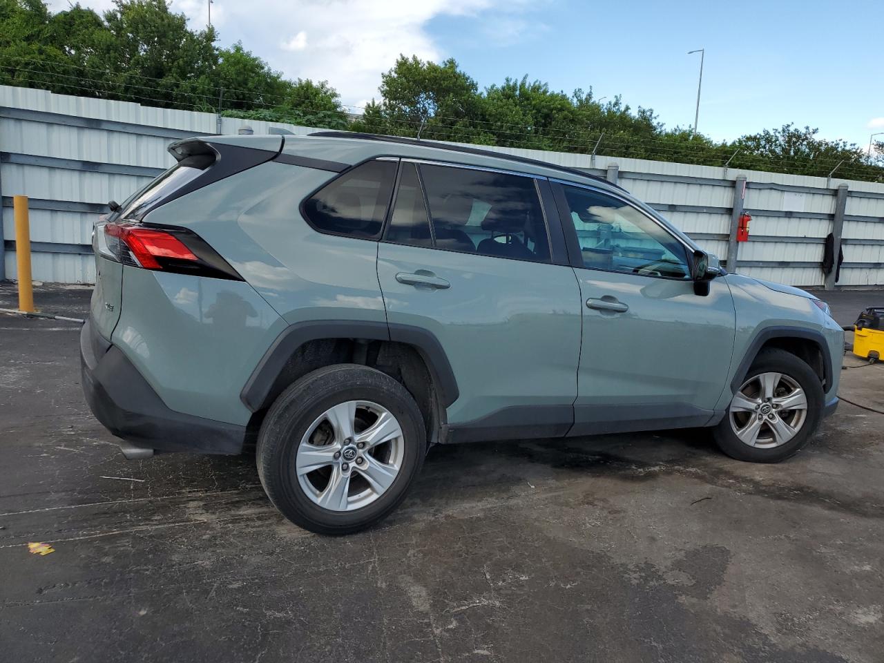 Lot #3304577436 2020 TOYOTA RAV4 XLE