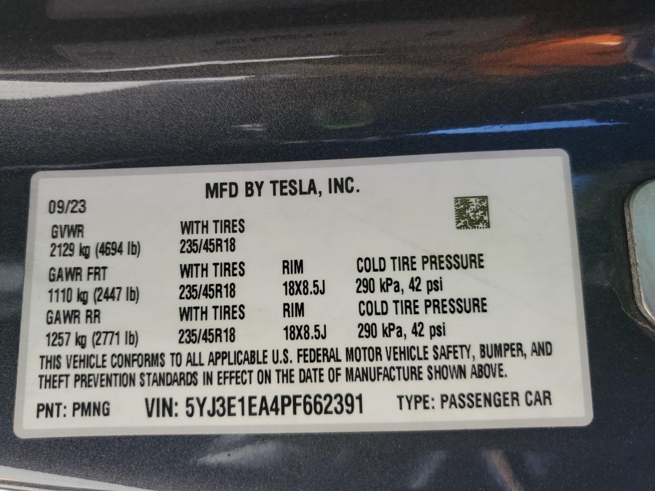 TESLA MODEL 3