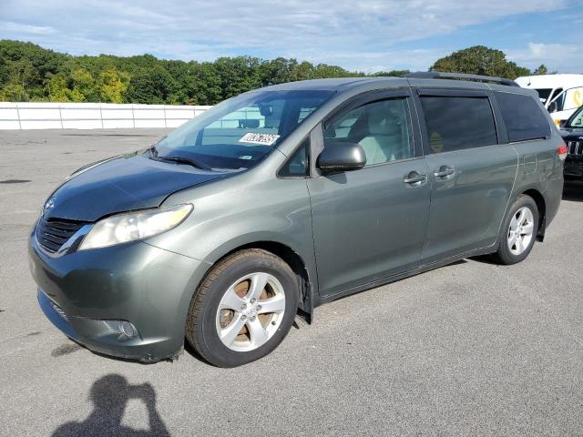 TOYOTA SIENNA LE
