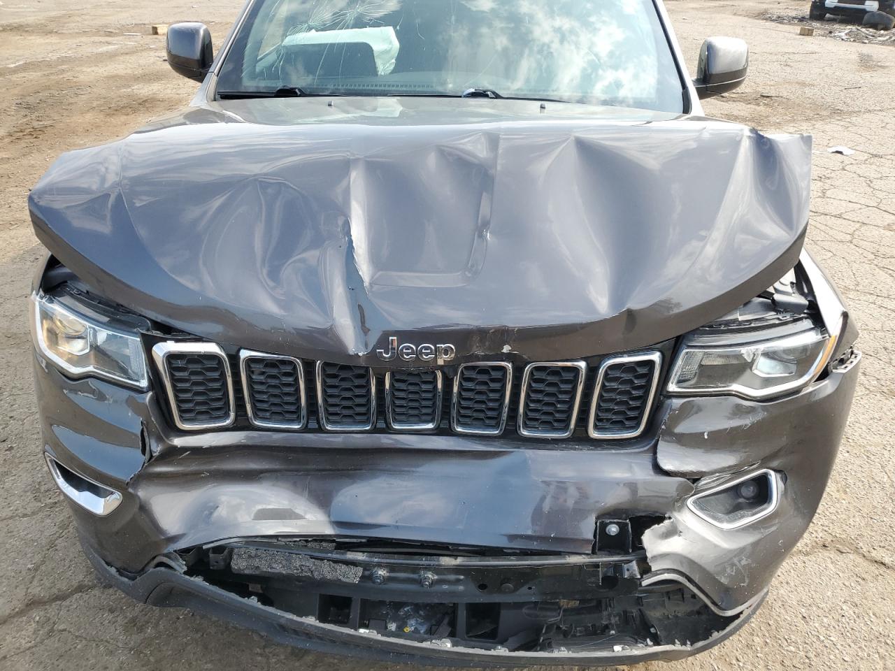 JEEP GRAND CHEROKEE LAREDO