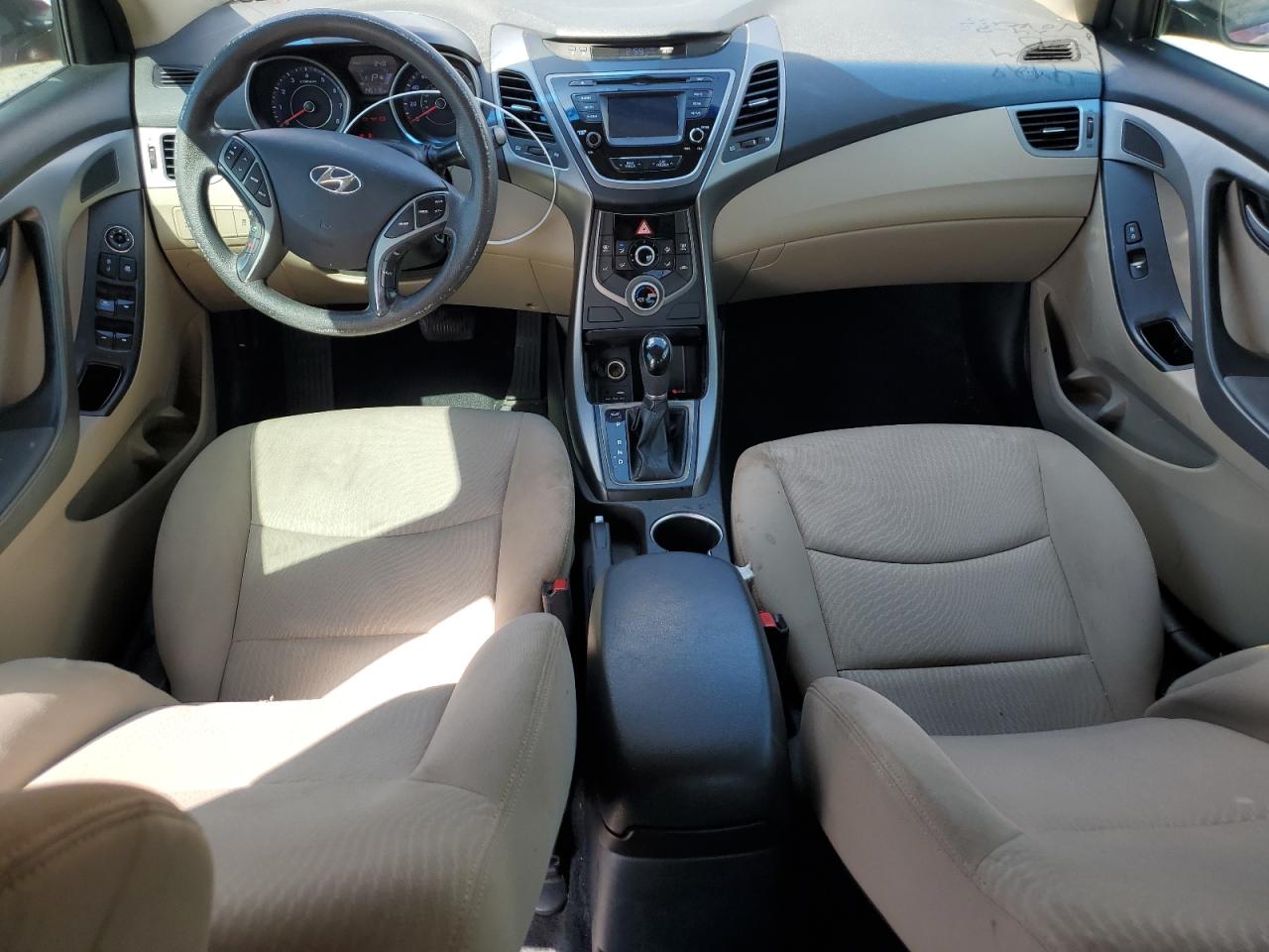 HYUNDAI ELANTRA SE