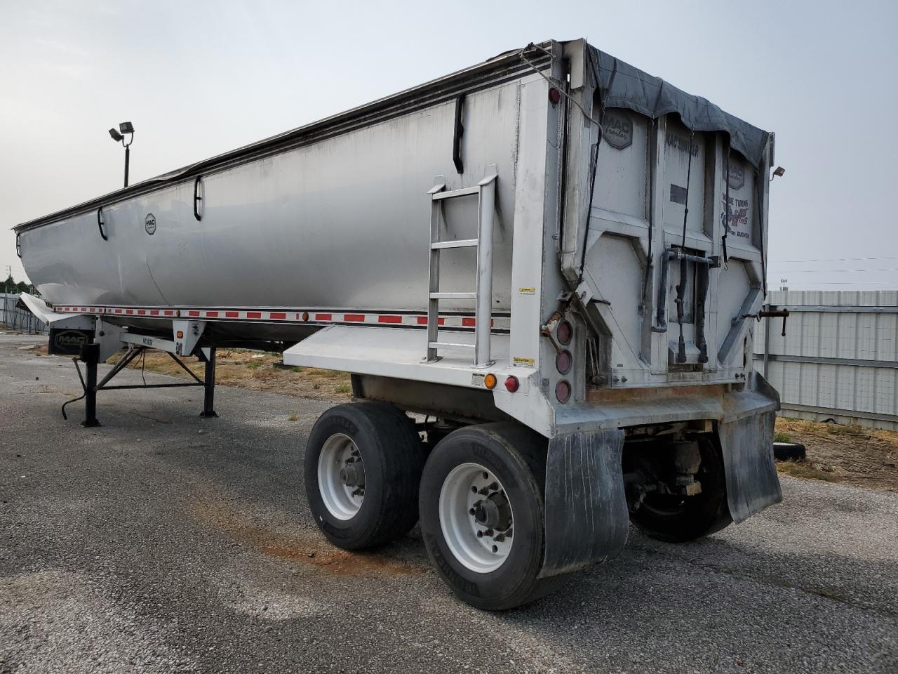 Lot #3265946527 2010 MAC UNKNOWN