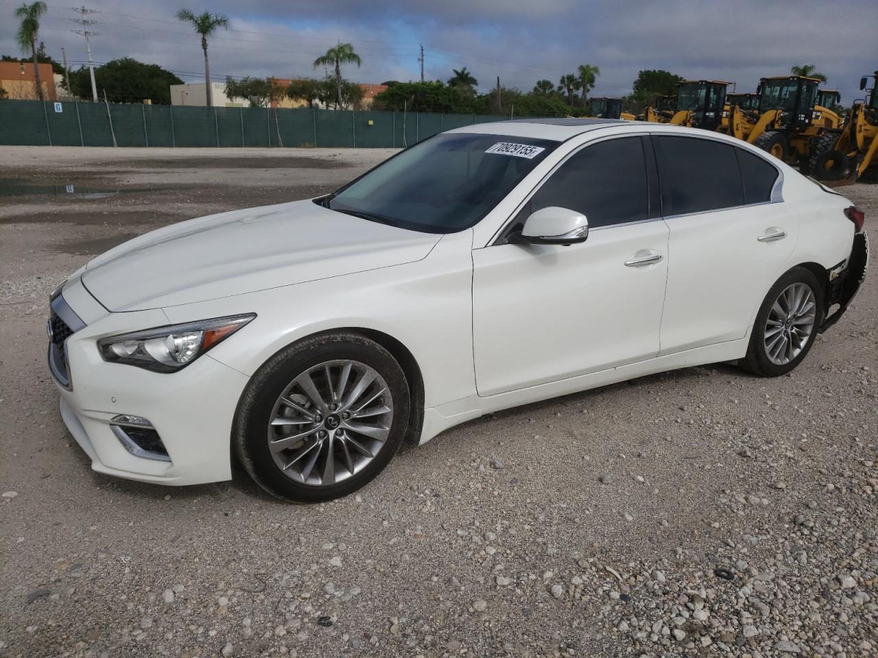 INFINITI Q50 LUXE