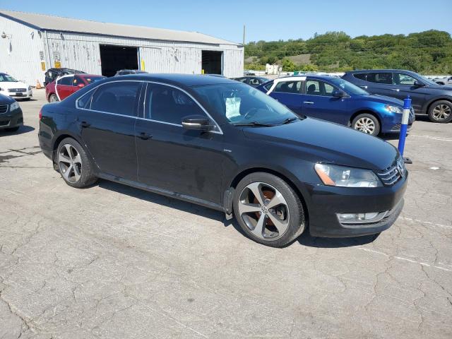 2015 VOLKSWAGEN PASSAT S 1VWAT7A32FC111053