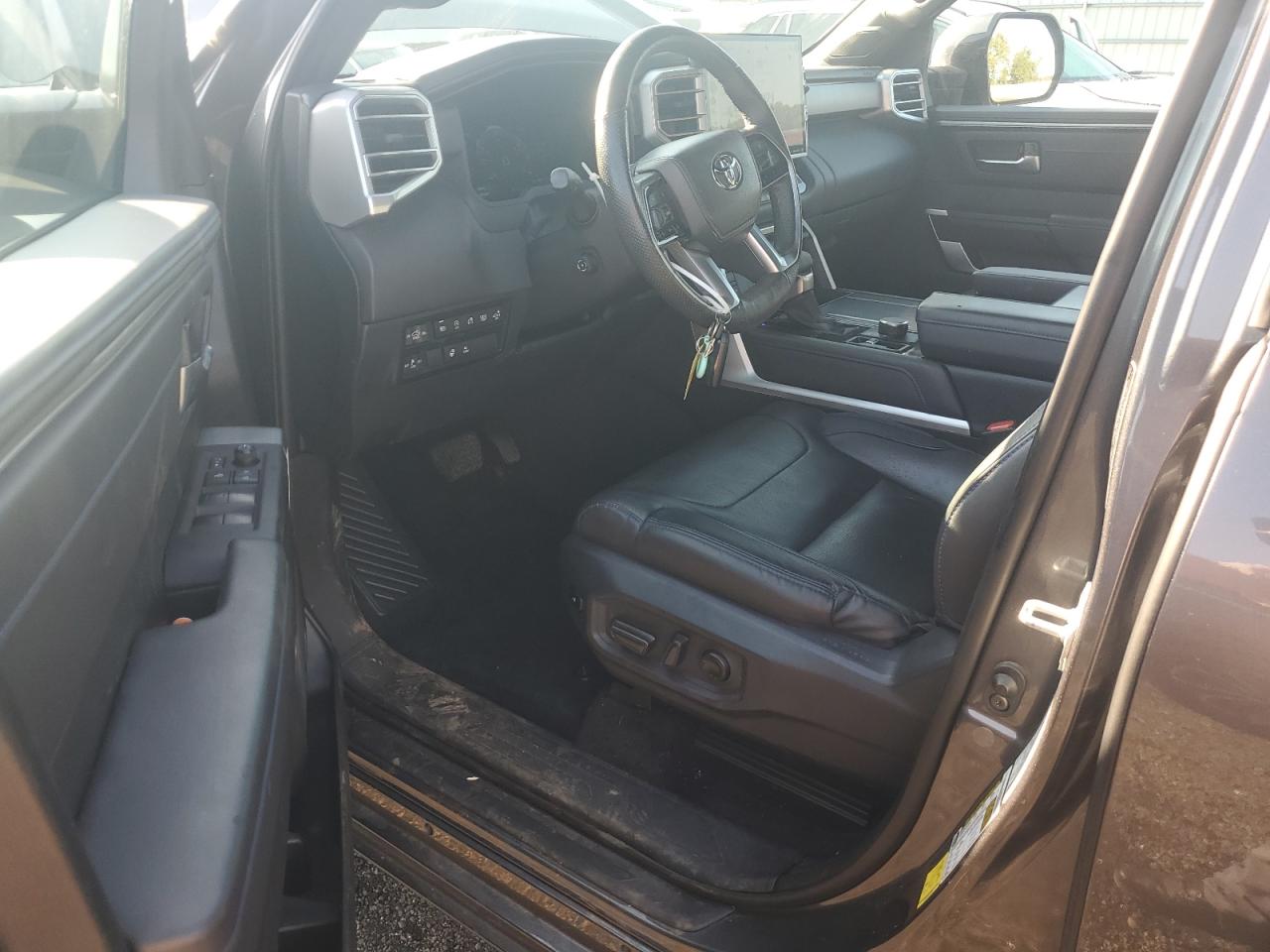 TOYOTA TUNDRA CREWMAX PLATINUM