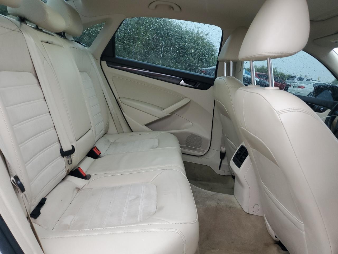 VOLKSWAGEN PASSAT SEL