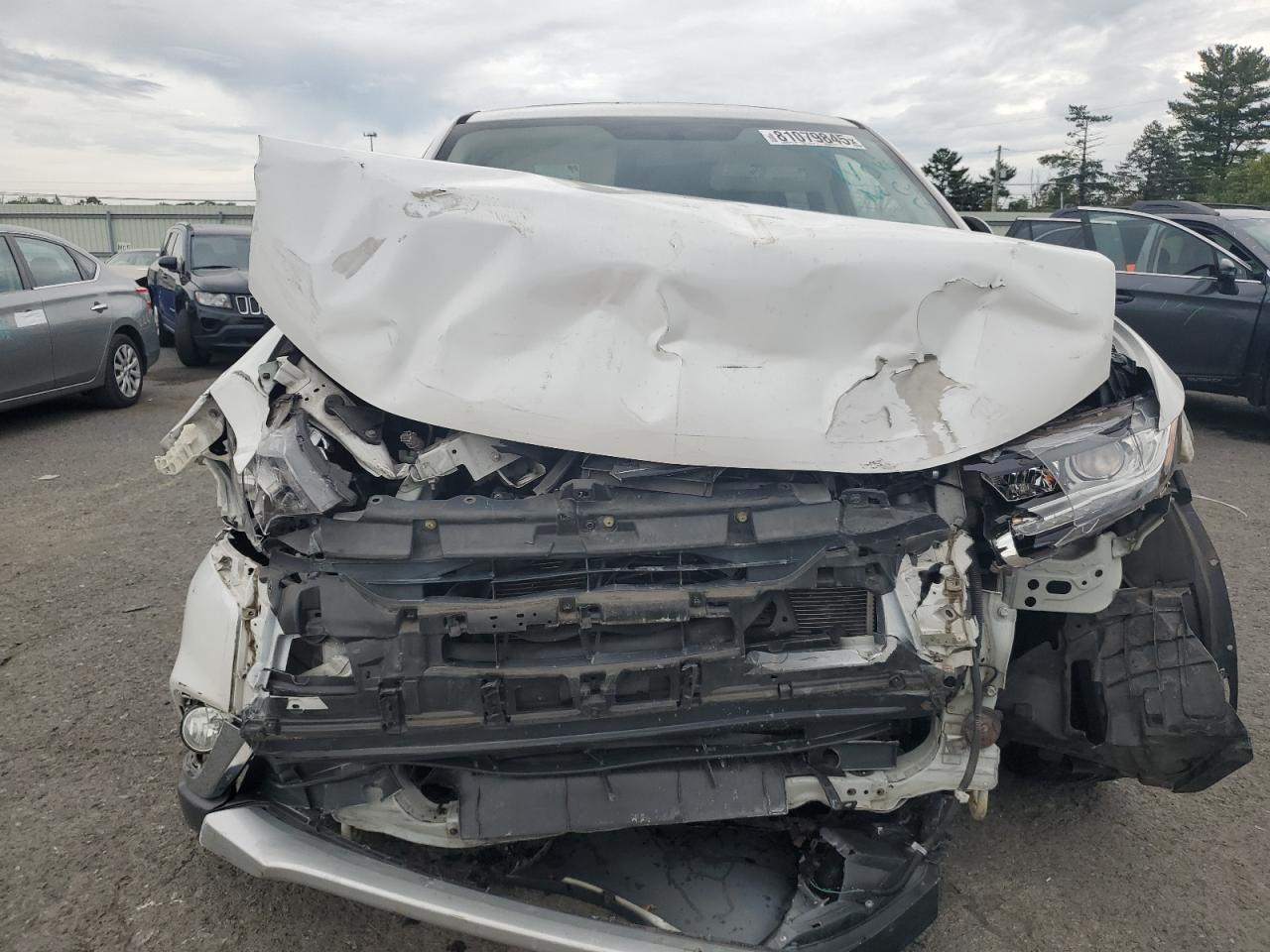 MITSUBISHI OUTLANDER SE