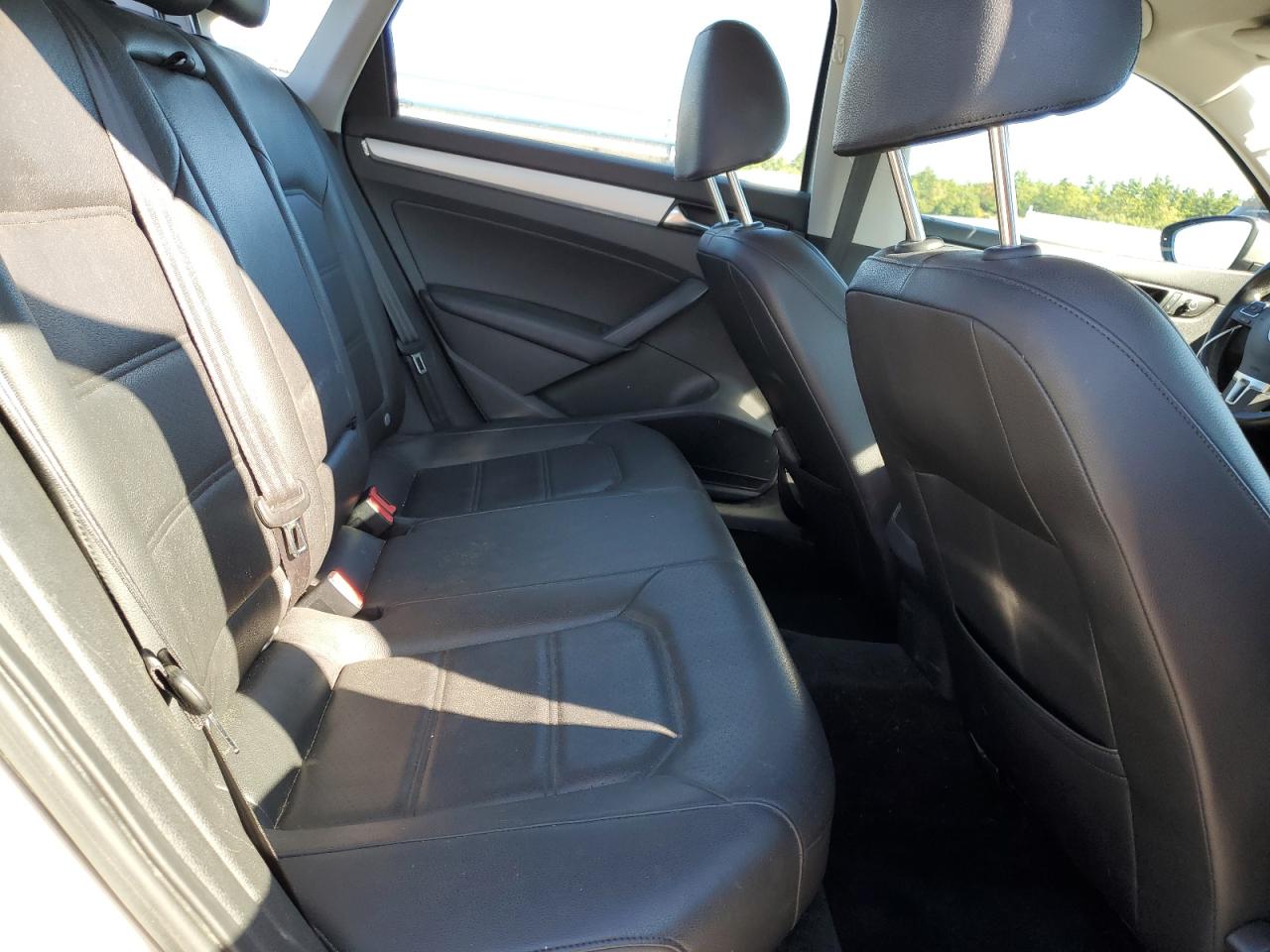 VOLKSWAGEN PASSAT SE