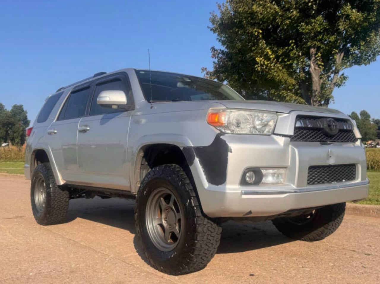 TOYOTA 4RUNNER SR5