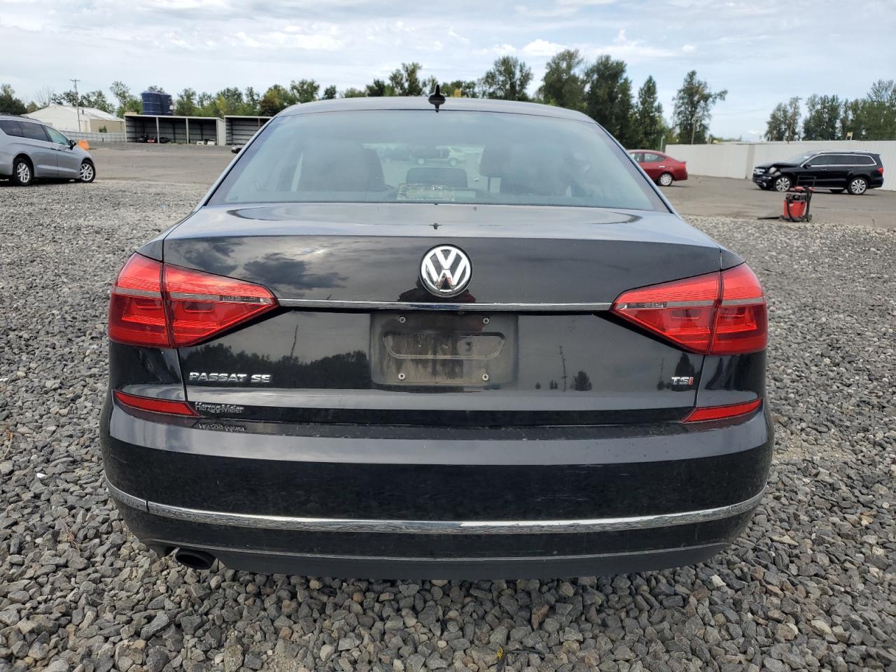 VOLKSWAGEN PASSAT SE