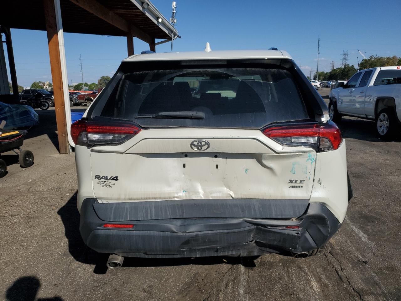 TOYOTA RAV4 XLE PREMIUM