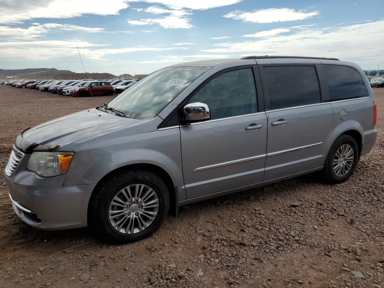 CHRYSLER TOWN & COUNTRY TOURING L