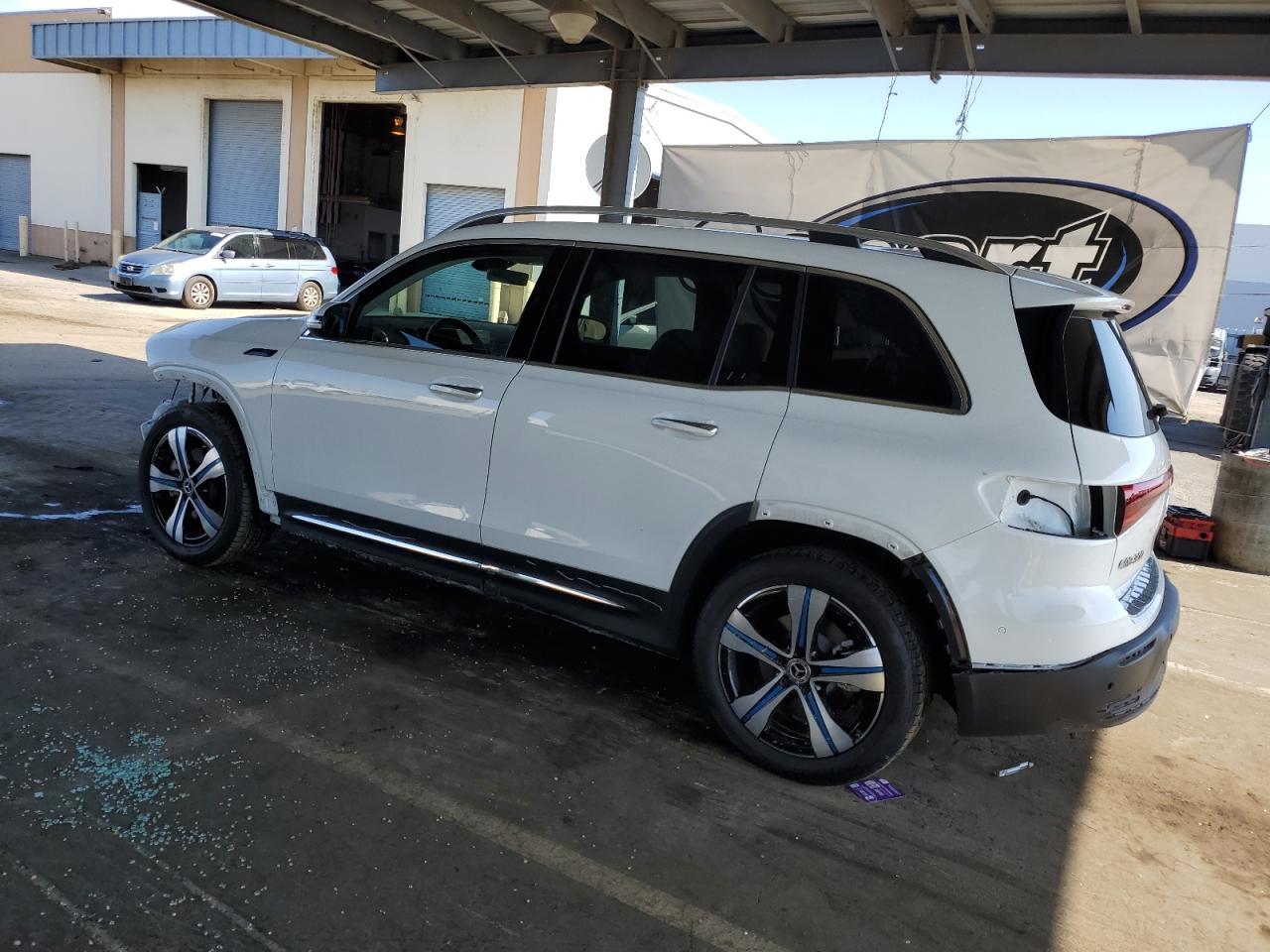 MERCEDES-BENZ EQB 300 4MATIC