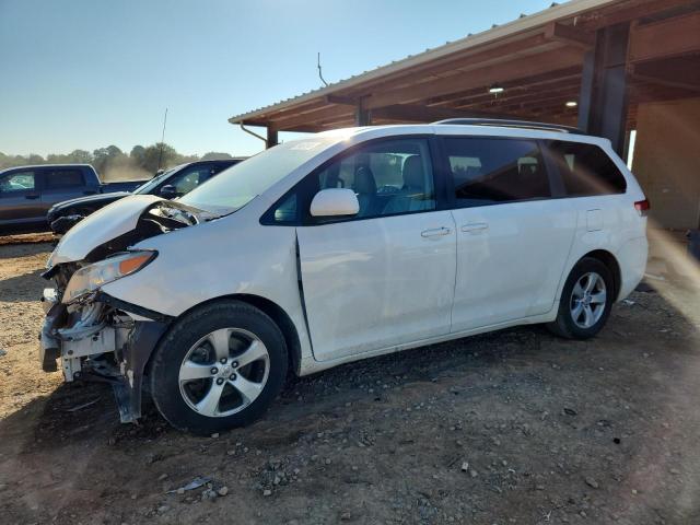 TOYOTA SIENNA LE