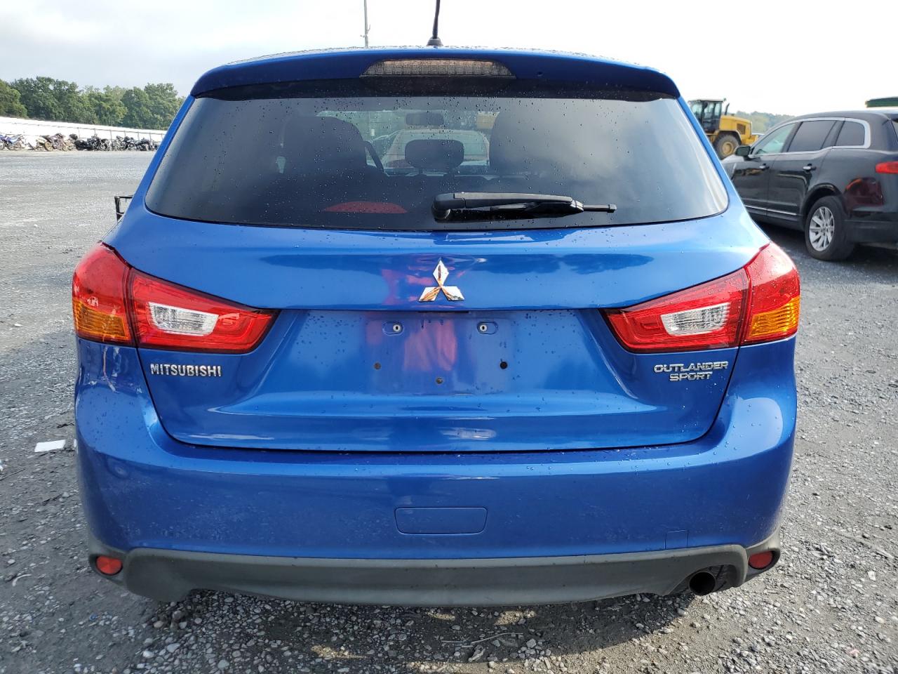 MITSUBISHI OUTLANDER ES