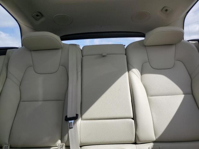 2022 VOLVO XC60 B5 MO YV4L12RK8N1084271