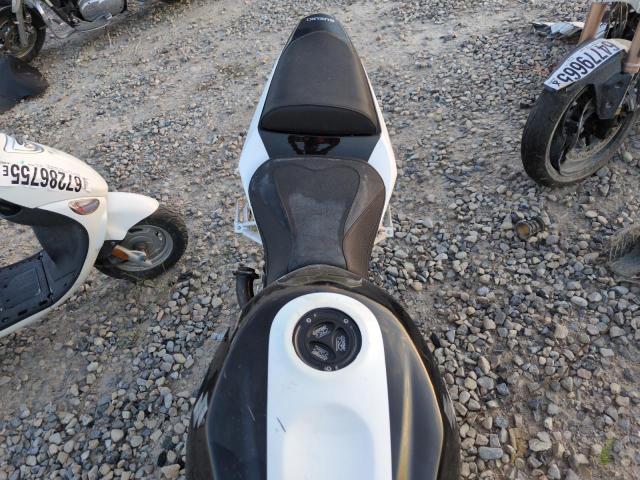 2005 SUZUKI GSX-R600 K JS1GN7CA252106677