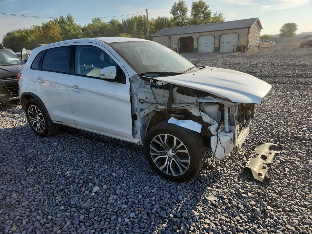 MITSUBISHI OUTLANDER ES