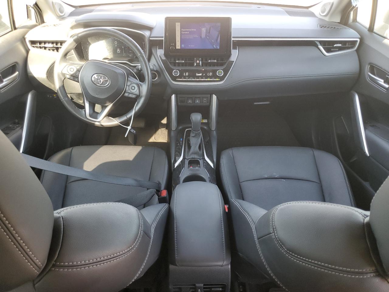 TOYOTA COROLLA CROSS XLE