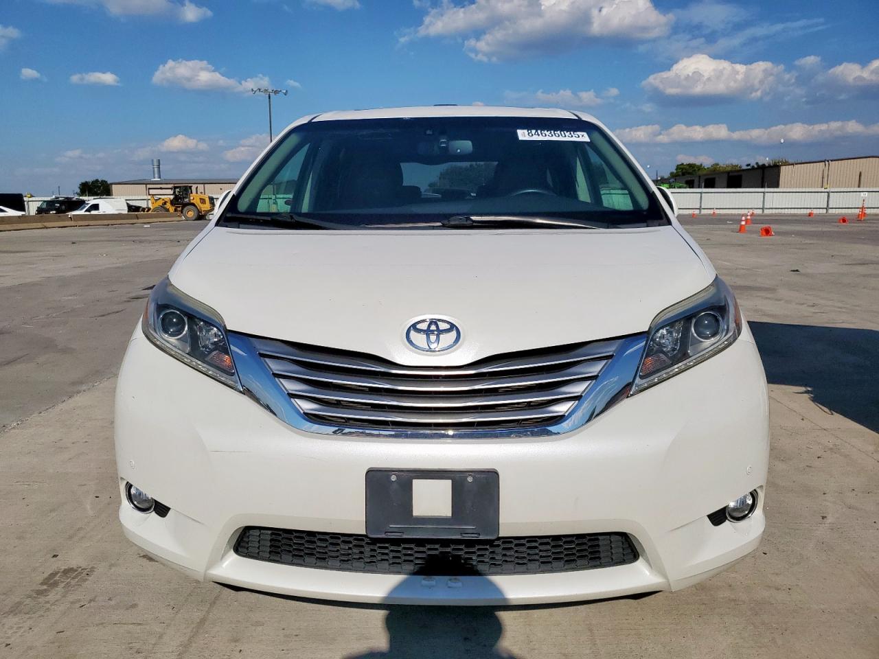 TOYOTA SIENNA XLE