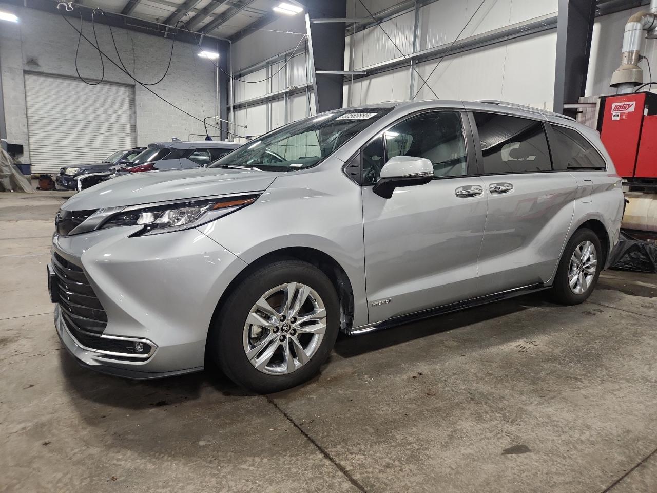 TOYOTA SIENNA LIMITED