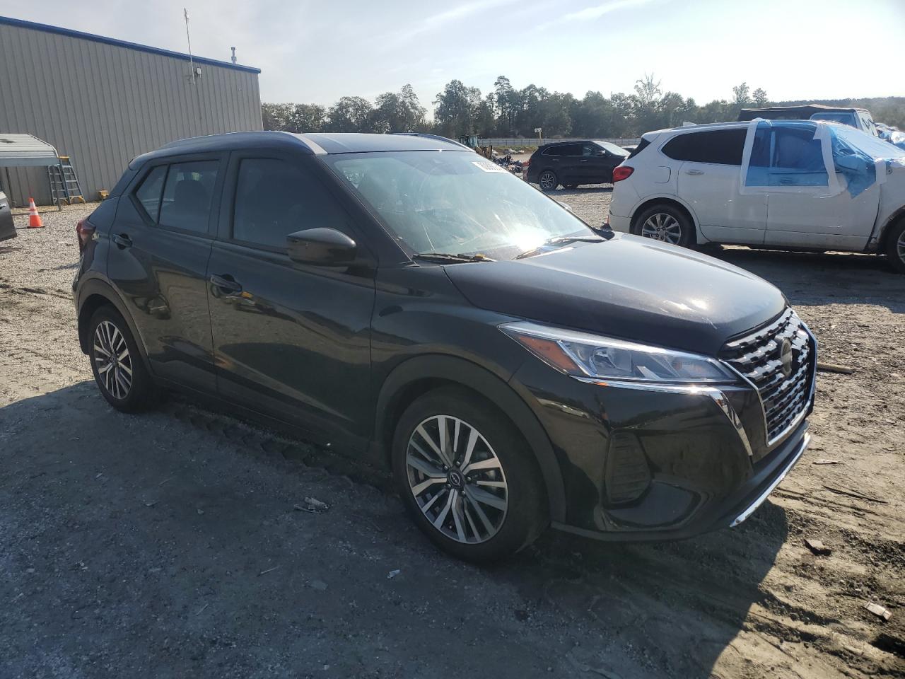 NISSAN KICKS SV