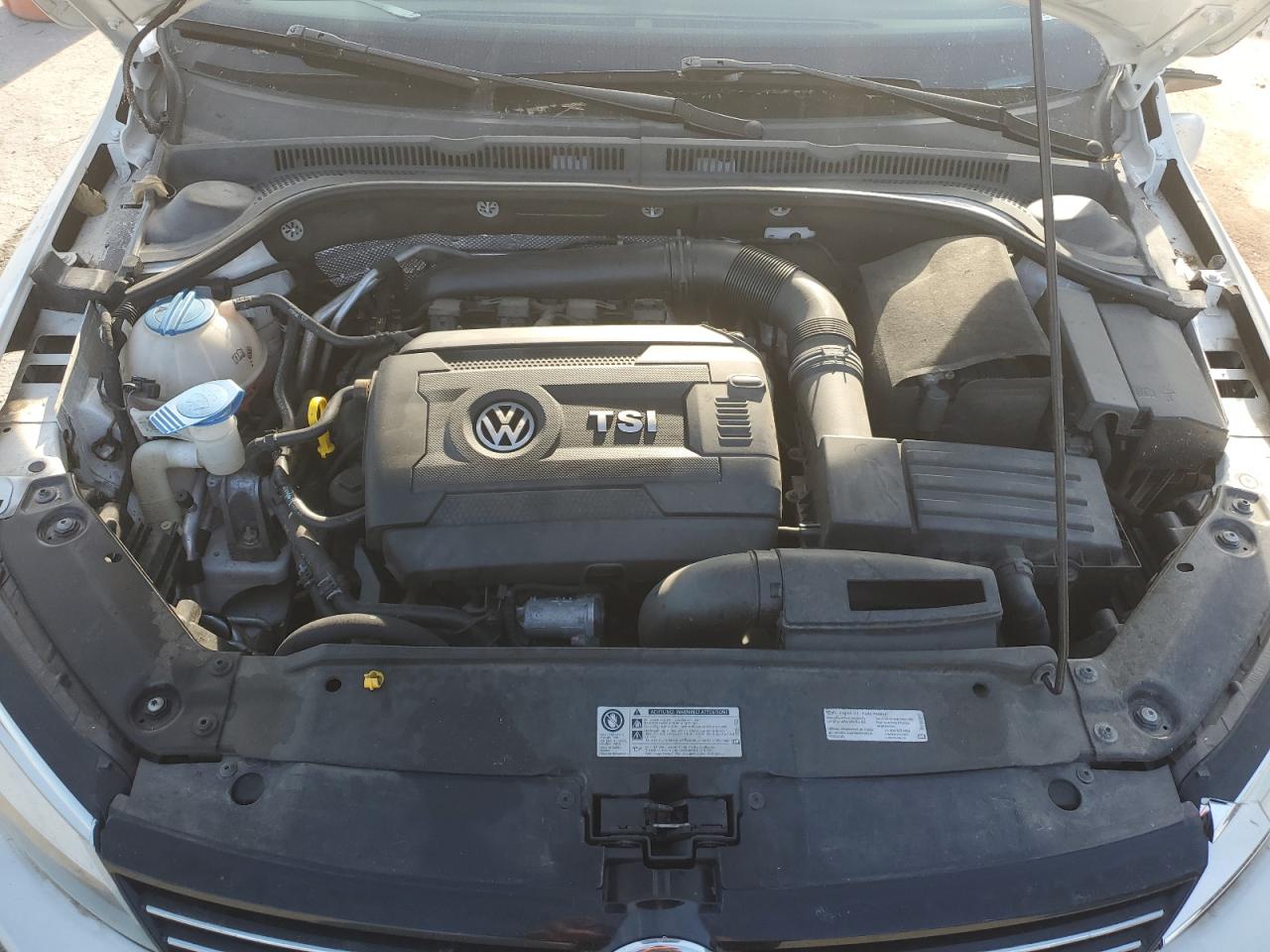 VOLKSWAGEN JETTA SE