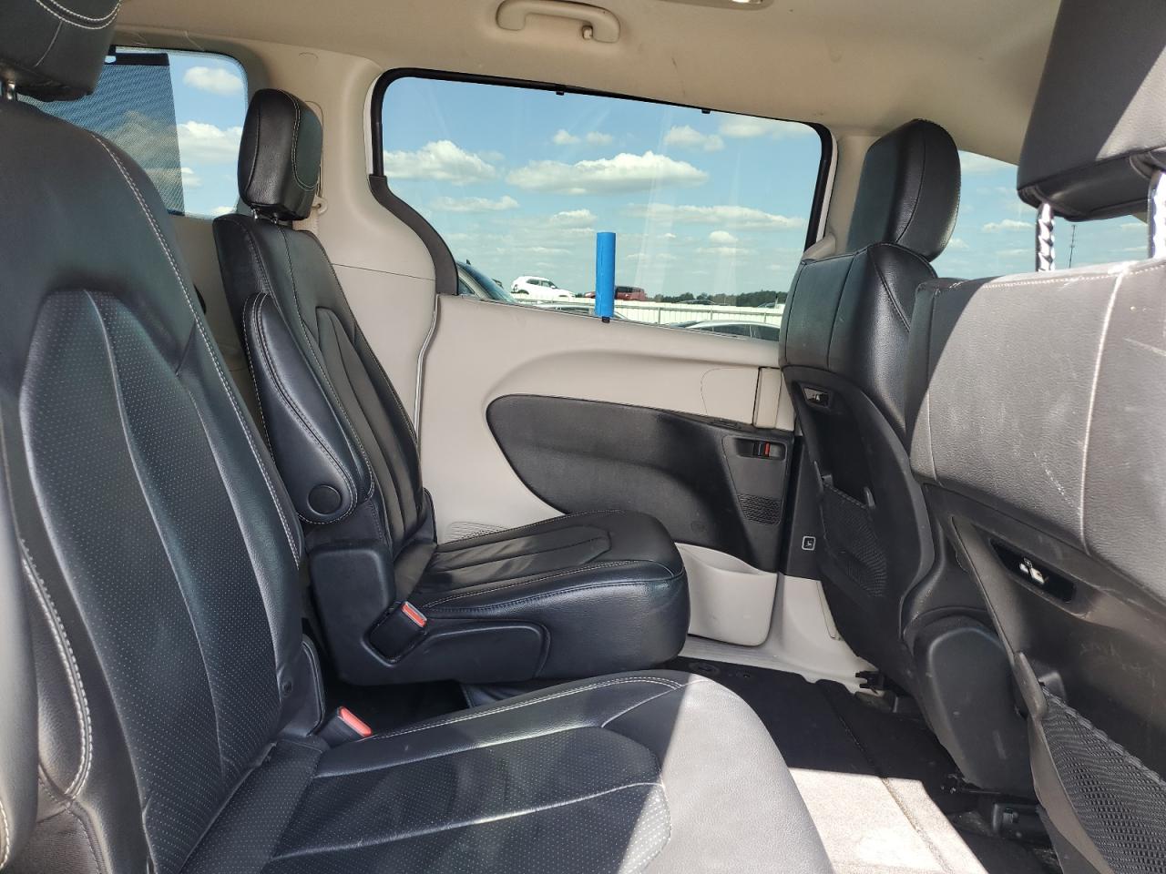 CHRYSLER PACIFICA TOURING L