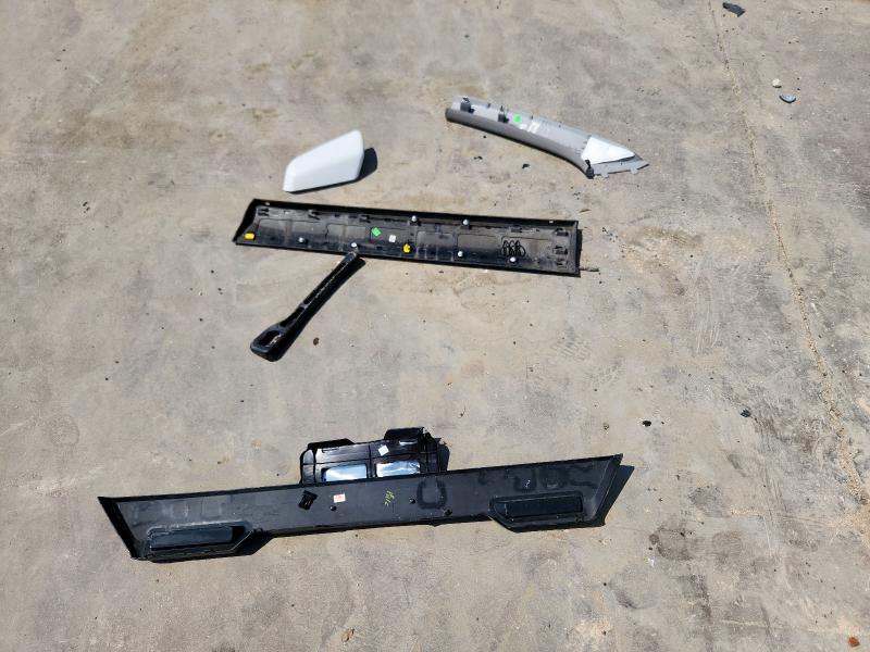 2018 CHEVROLET EQUINOX LT - 2GNAXJEV6J6132240