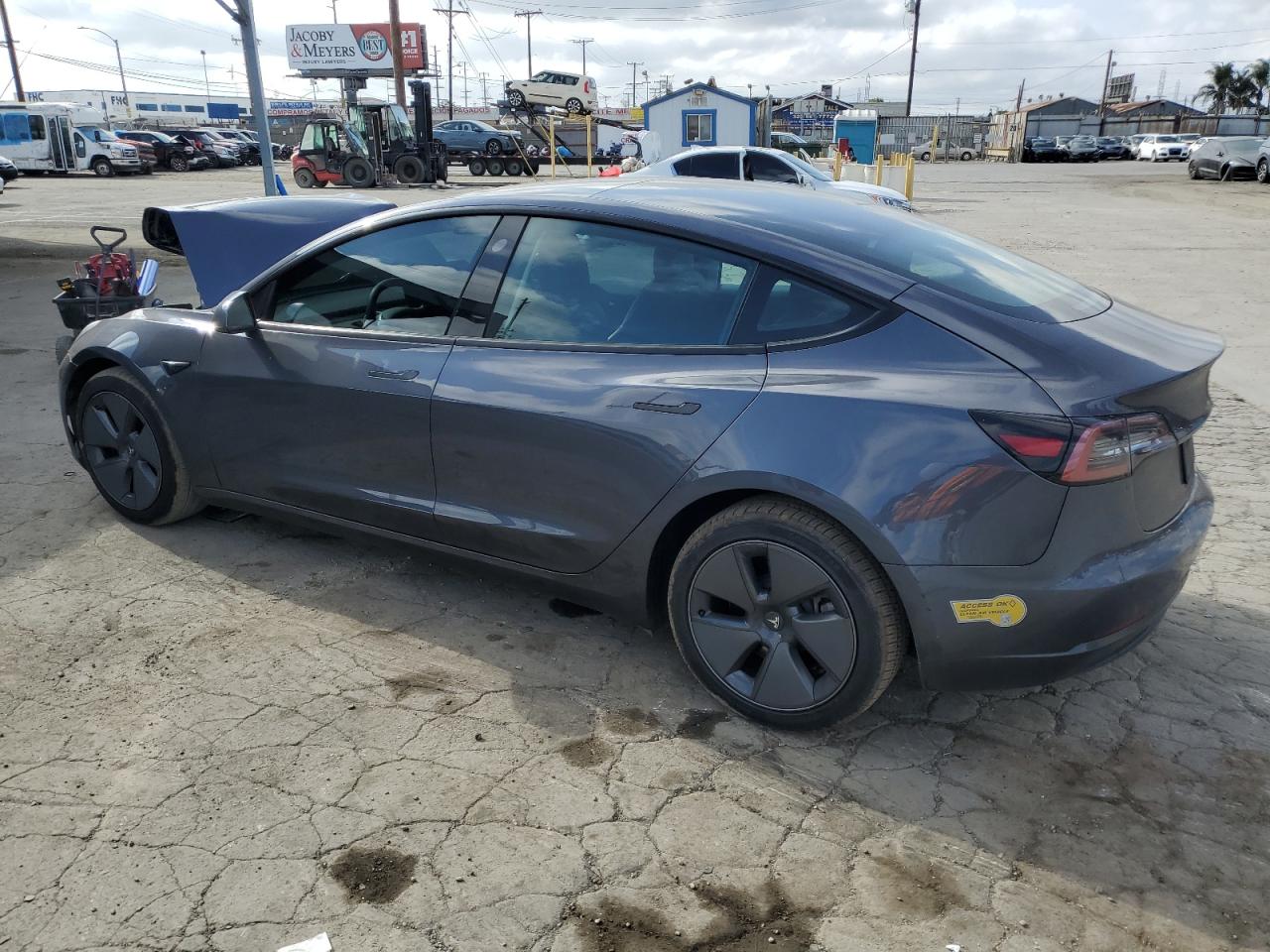 TESLA MODEL 3