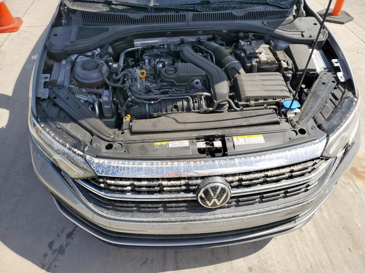 VOLKSWAGEN JETTA SE
