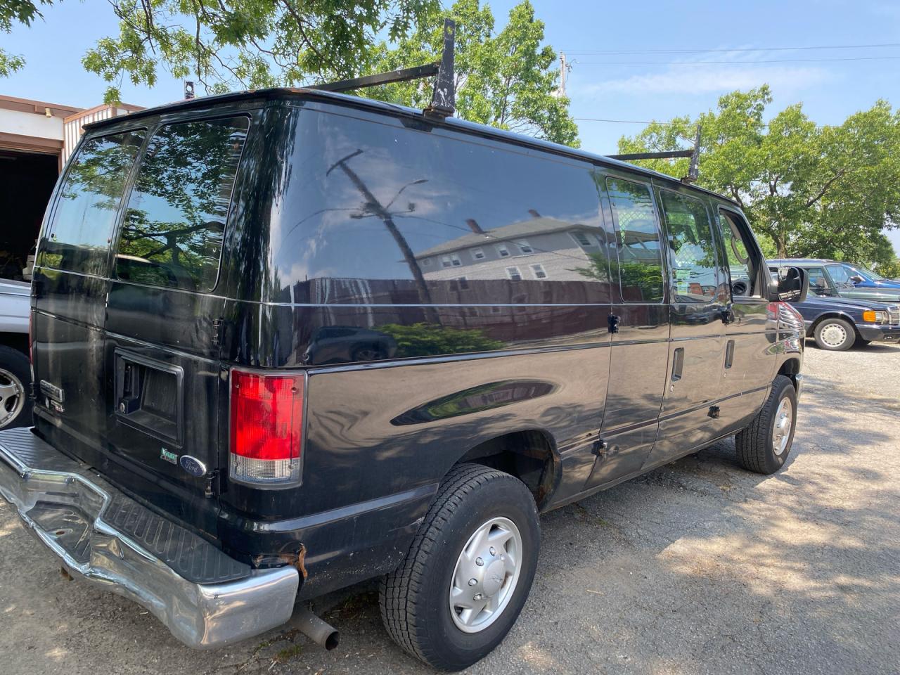 FORD ECONOLINE E250 VAN