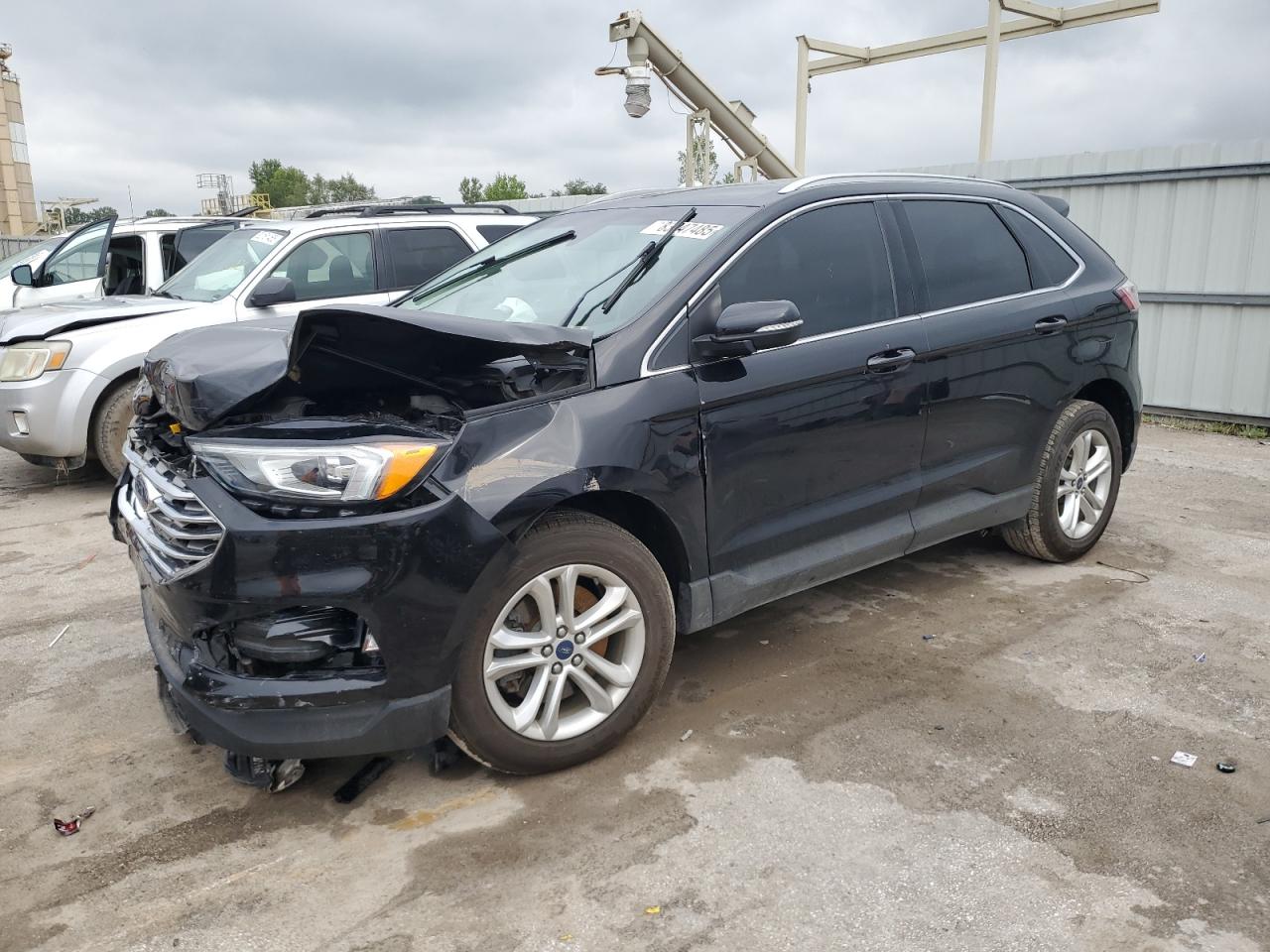  Salvage Ford Edge