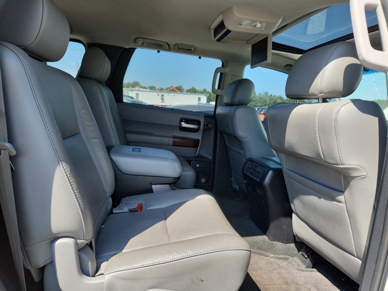 TOYOTA SEQUOIA PLATINUM