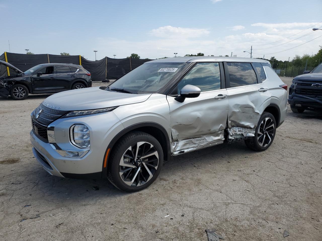 MITSUBISHI OUTLANDER SE